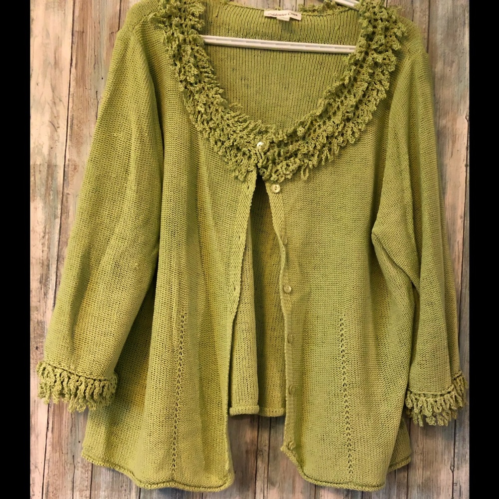 🌟NWOT Lime Green 3/4 Sleeve Sweater.